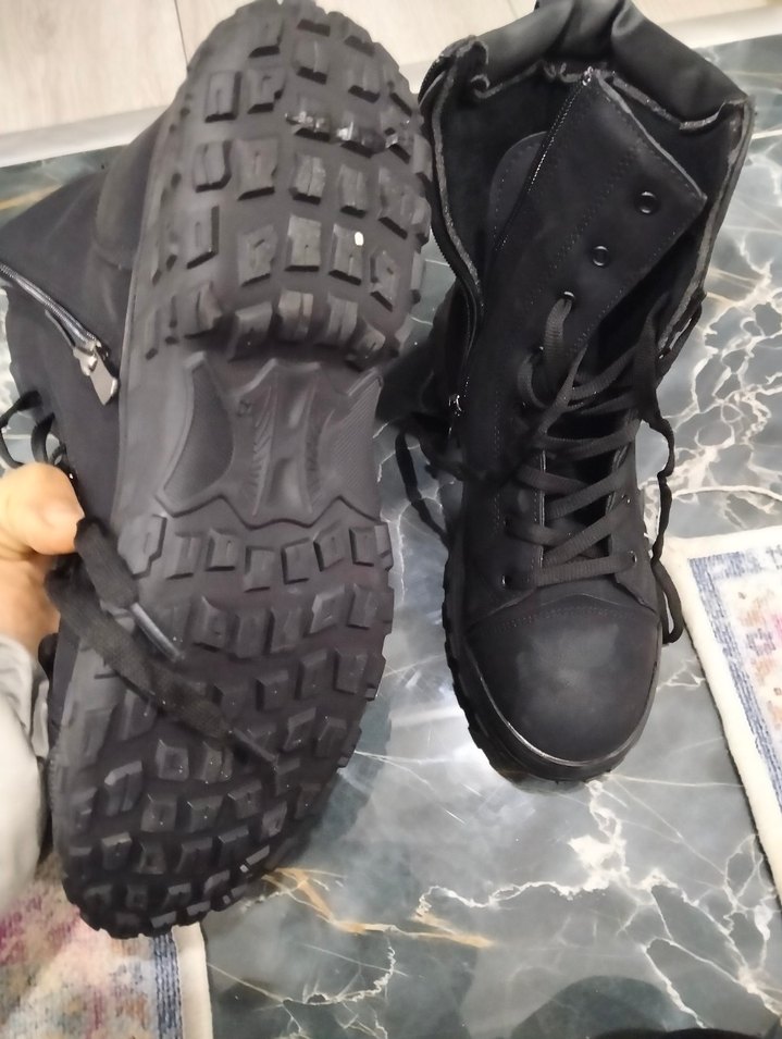 Siyah Bağcıklı  Kauçuk Bot - Görsel 3