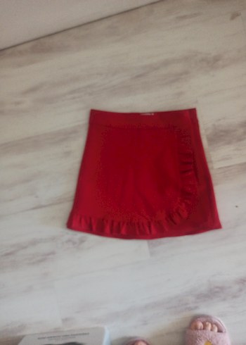 Kırmızı Fırfırlı Mini Etek