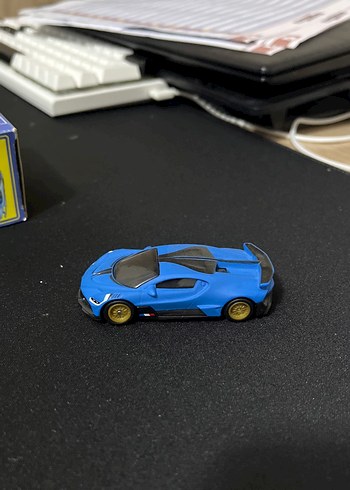 Matchbox Mavi 2018 Bugatti Divo Oyuncak Araba - Görsel 4