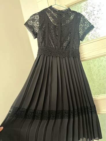 Siyah üst tarafı güpür detaylı içi astarlı şifon düğünlük elbise - Görsel 6