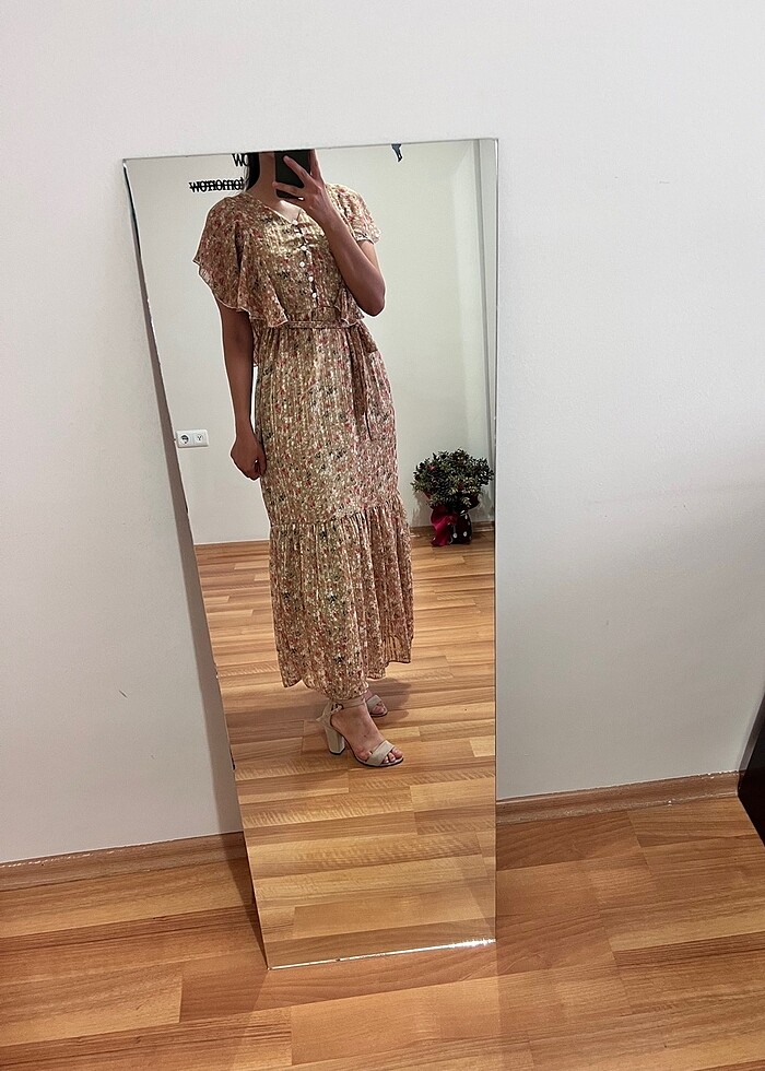 Uzun şifon pileli kolsuz yazlık elbise - Görsel 3