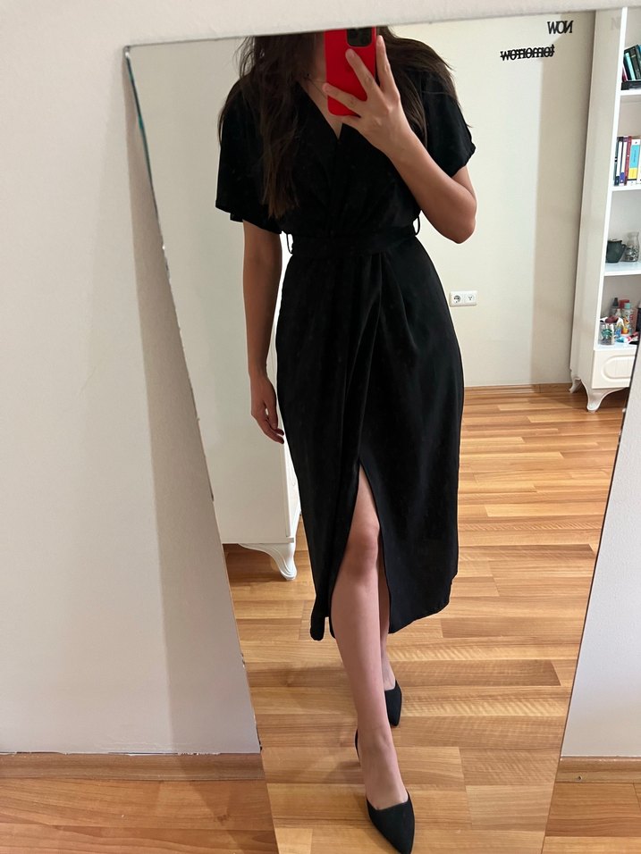 Siyah V Yaka Drapeli Midi Elbise - Görsel 2