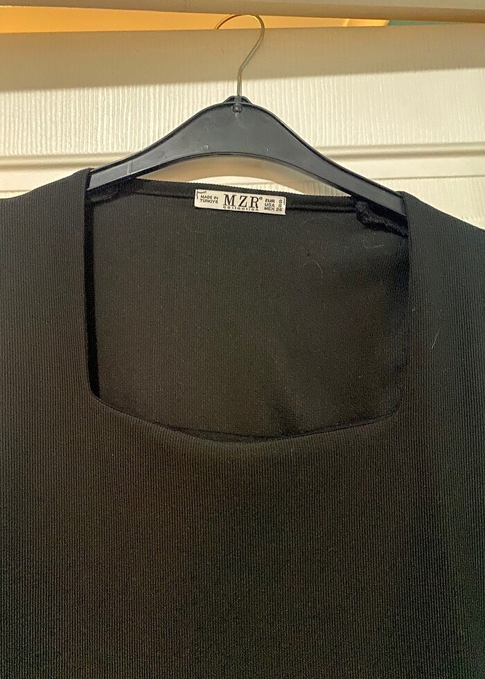 Siyah kare yaka uzun kollu elbise - Görsel 2