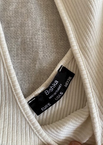 Bershka Bershka Kadın Beyaz V Yakalı Crop Top