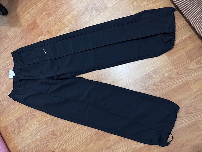 s Beden Nike paraşüt pantolon