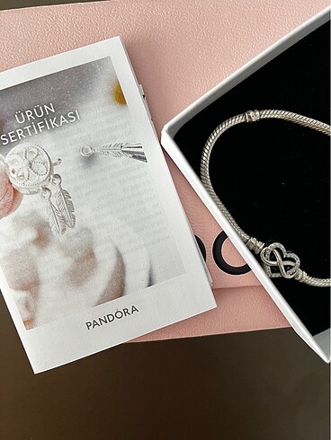 Beden Pandora Moments Sonsuz Kalp Klipsli Yılan Zincir Bileklik (925)