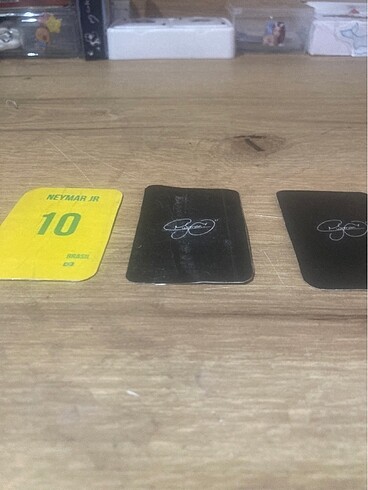 Diğer Neymar 3'lü photocard