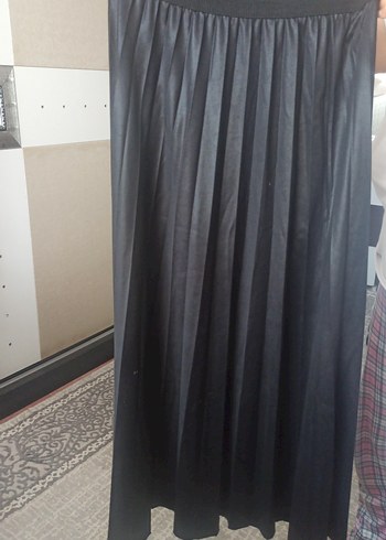 Diğer Siyah Pilili Uzun etek