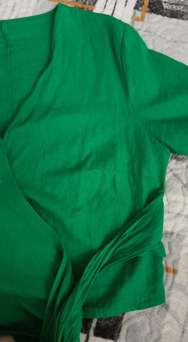 Yeşil Kısa Kollu Keten Bluz - Görsel 2