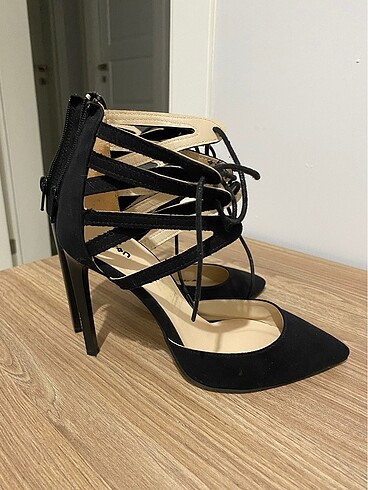 37 Beden Stiletto