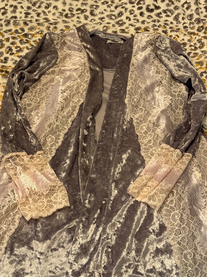 Kadın pijama veya hastane çekiş  seti 
Gümüş  rengi - Görsel 3