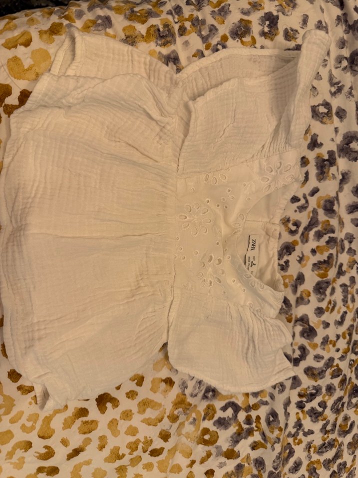 Kız Çocuk Beyaz Keten Nakışlı Elbise - Görsel 2