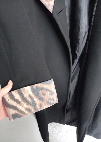 38 Beden Leopar Desenli Siyah Kaban