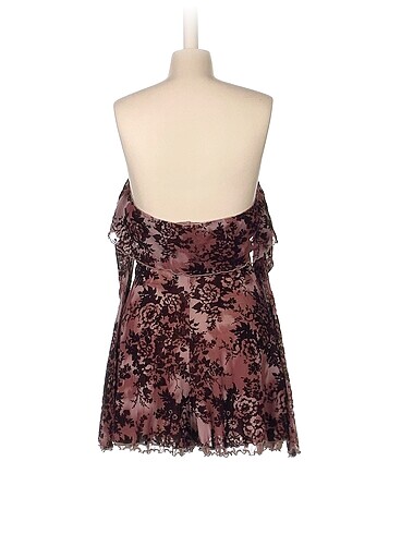 s Beden Urban Outfitters Kısa Tulum %70 İndirimli.