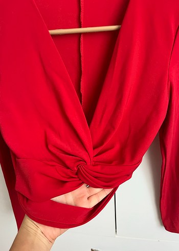 Uzun Kollu Drapeli Kırmızı V-Yaka Kadın Bluz - Görsel 3
