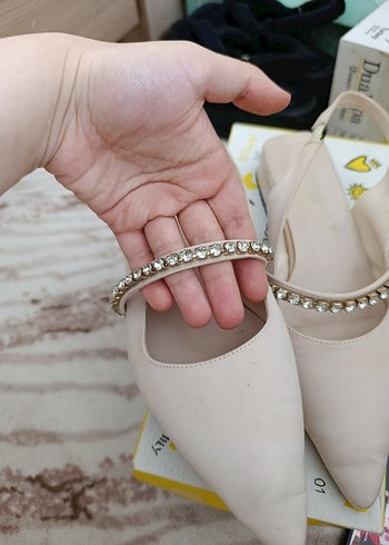 Beyaz Stiletto Topuklu Kadın Akşam Ayakkabısı