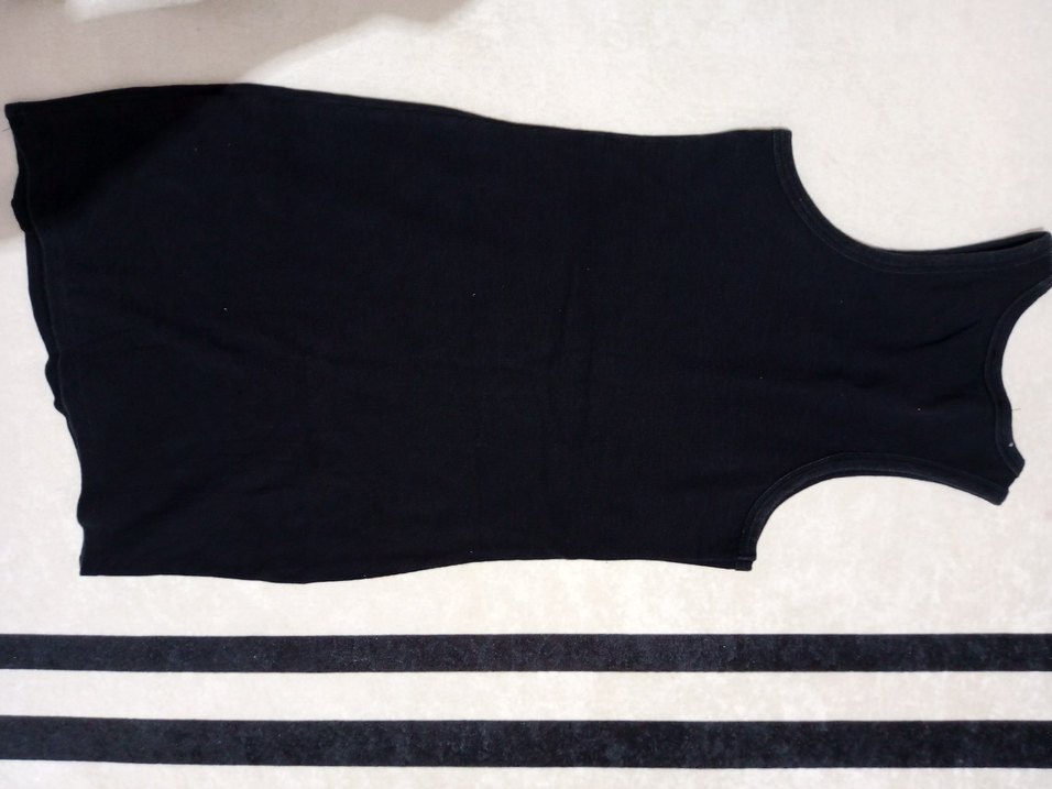 Siyah Yüksek Yakalı Kolsuz Kadın Triko Elbise - Görsel 3