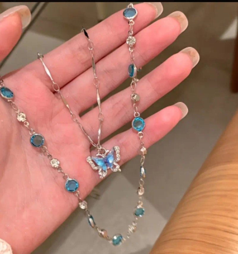 Mavi İşlemeli Pul Detaylı Midi Kolye - Görsel 3