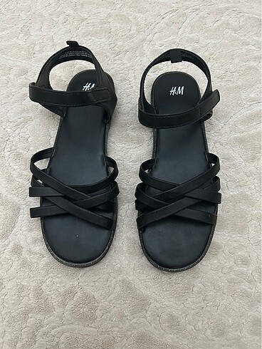 34 Beden H&M Çocuk Sandalet