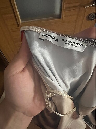 m Beden kahverengi Renk Bershka desenli yaz elbisesi