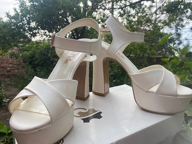 Beyaz platform ayakkabı - Görsel 2