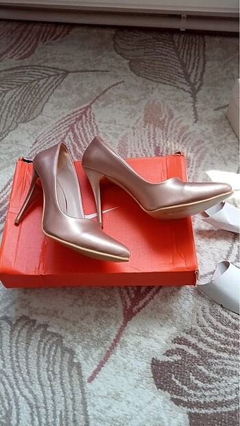 Stiletto topuklu ayakkabı - Görsel 2