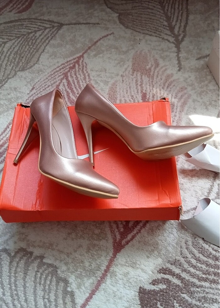 Stiletto topuklu ayakkabı - Görsel 2