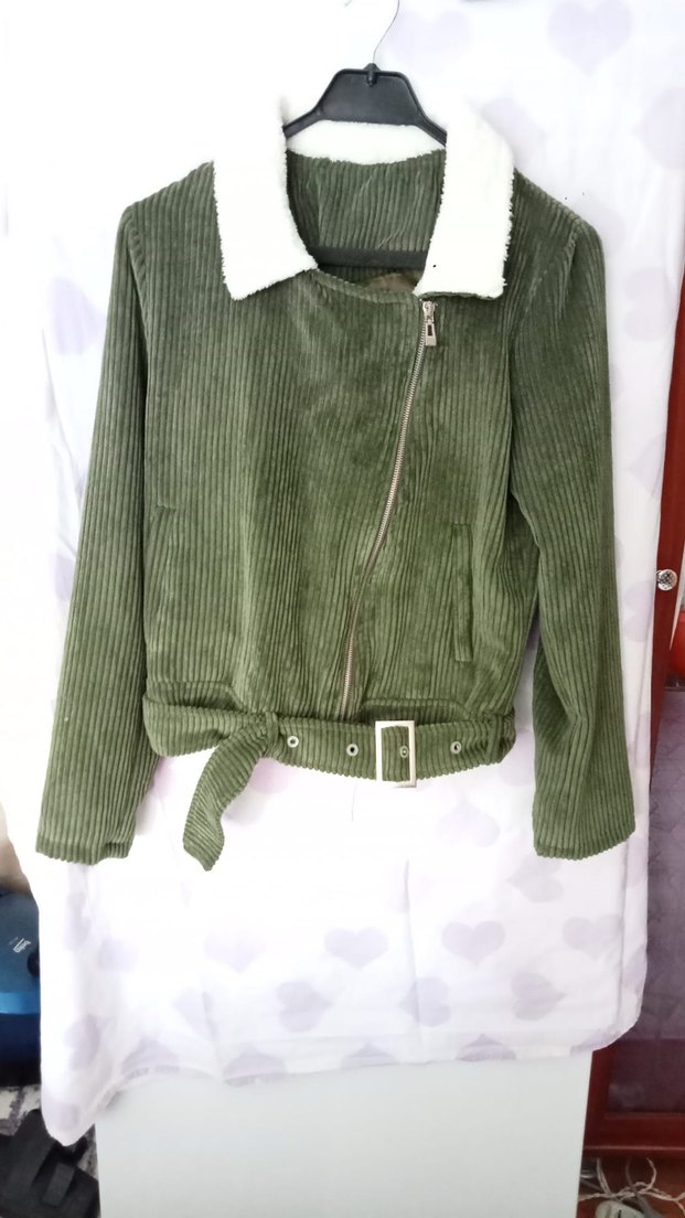 Kemerli, kısa kesim yeşil kadın ceket - Görsel 2