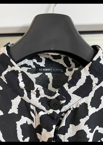 LC Waikiki Düğmeli Siyah Zebra Desenli Kadın Gömlek