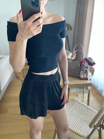 Zara Carmen Yaka Siyah Crop