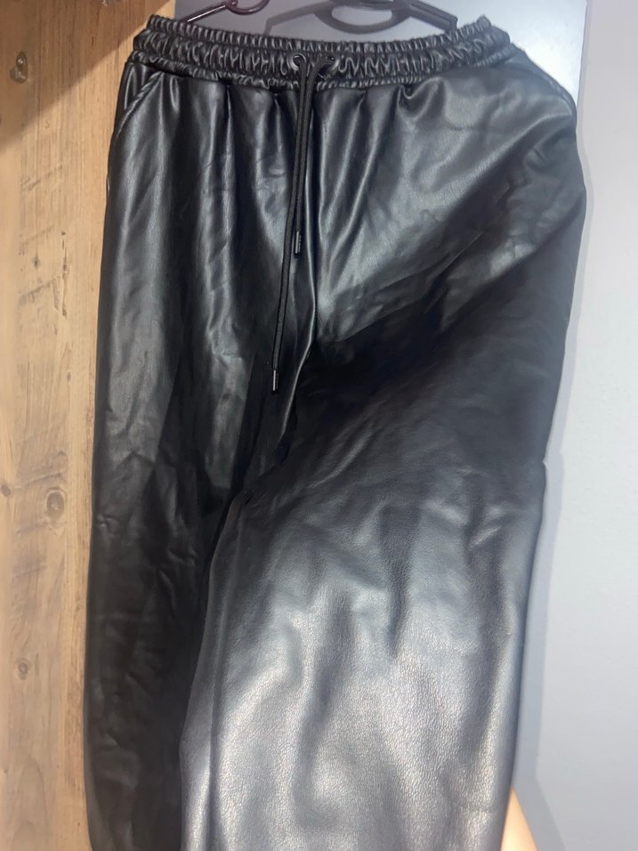 Kadın Parlak Siyah Deri Mini Pantolon - Görsel 3