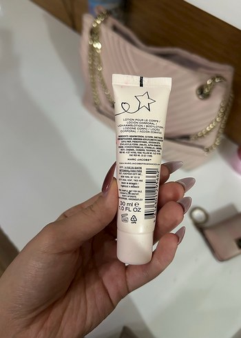 Marc Jacobs Perfect Vücut Losyonu - Görsel 2