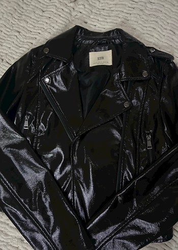 Parlak Siyah Deri Ceket Stradivarius - Görsel 2