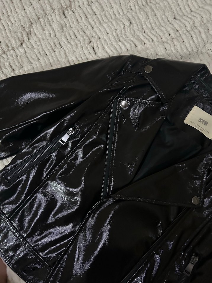 Parlak Siyah Deri Ceket Stradivarius - Görsel 4