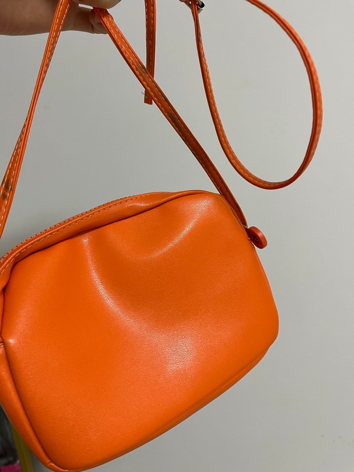 Turuncu Deri Kadın Çapraz Çanta - Görsel 3