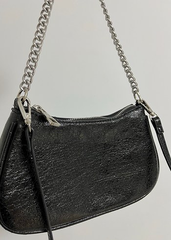 Zincir Detaylı Siyah Yılan Derisi Desenli Deri Çanta - Görsel 3
