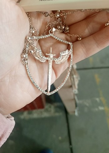 Altın Renkli Gotik Zincir Detaylı Midi Kolye