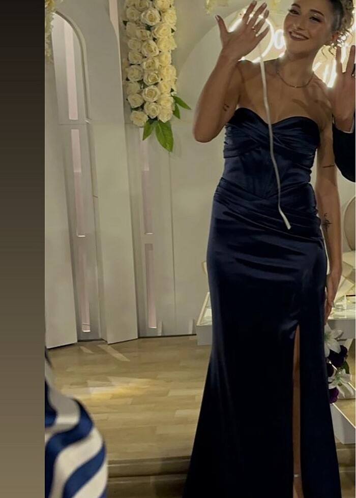 Saten lacivert elbise - Görsel 2