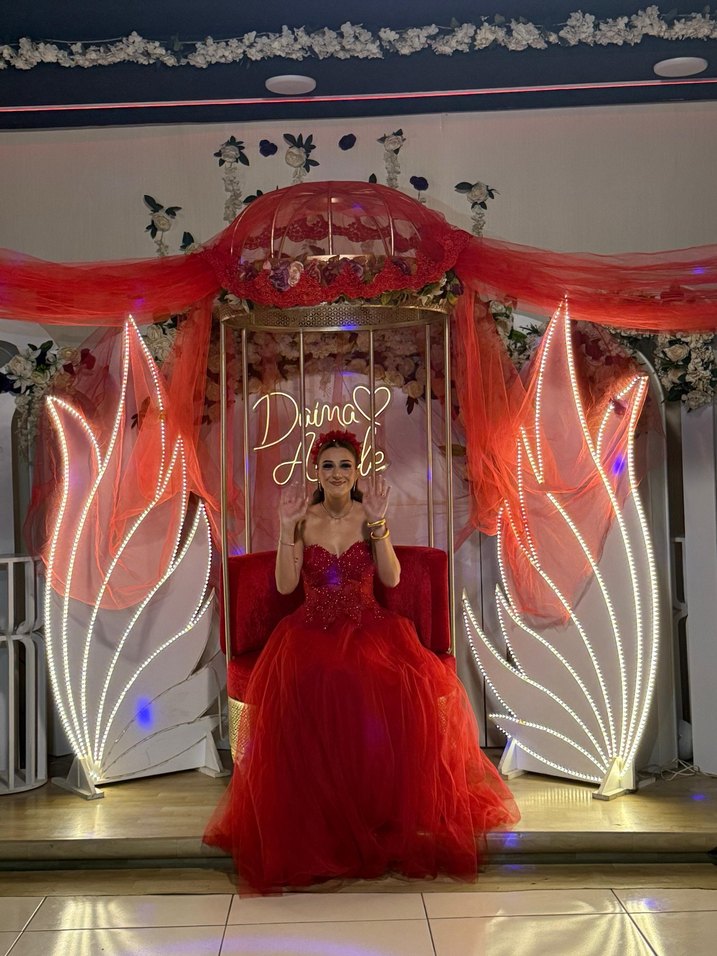 Kırmızı Straplez Nakışlı Kına Elbisesi - Görsel 3