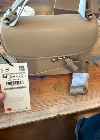  Beden ZARA Bej Deri Tokalı Kadın Çanta