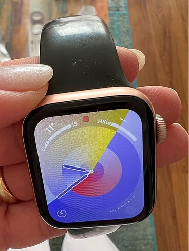 Aplle Watch 6 serisi pembe