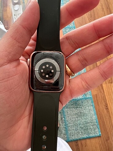 Beden Aplle Watch 6 serisi pembe