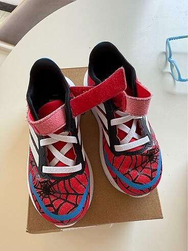 Orijinal adidas spider man çocuk ayakkabısı