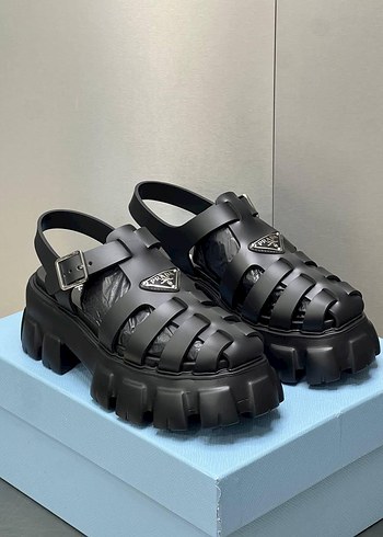 diğer Beden siyah Renk Prada Siyah Goth Tarzı Tokalı Kadın Sandalet