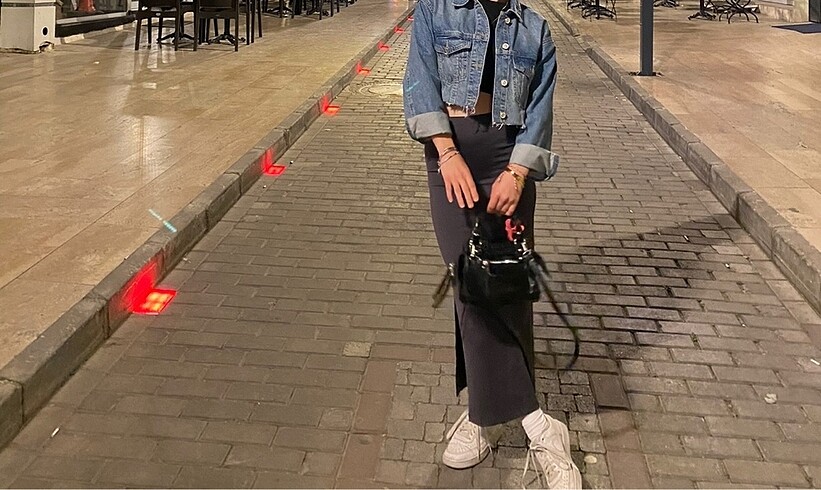 Yırtmaçlı etek