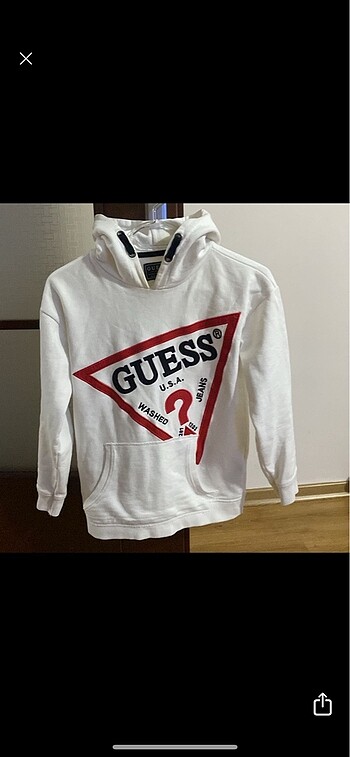 Guess sweetshirt