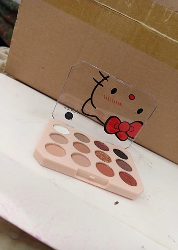 Bej Tonlarda Hello Kitty Far Paleti