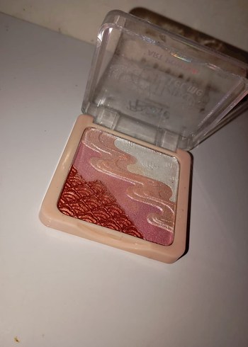 Bej Renkli Aydınlatıcı ve Kapatıcı
