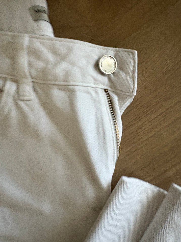 Nakışlı Beyaz Mini Kadın Kot Pantolon - Görsel 2