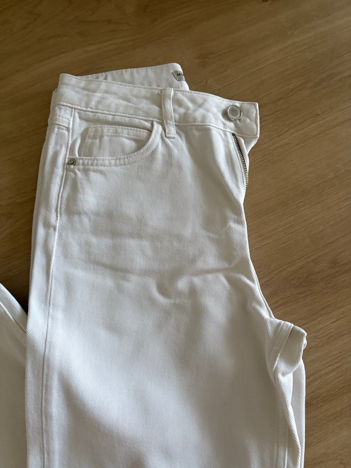 Nakışlı Beyaz Mini Kadın Kot Pantolon - Görsel 5